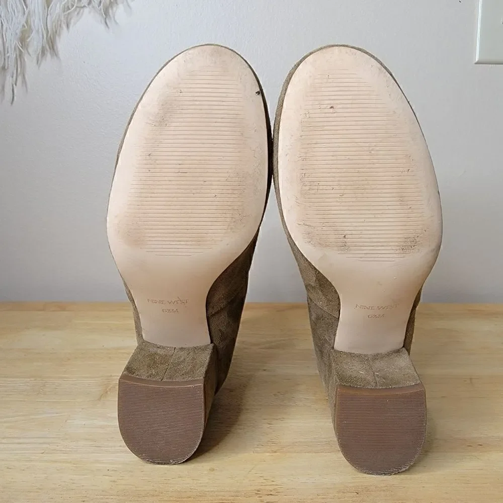 Nine West Quarryn Suede Zipper Back Snap Heeled Ankle Boots Tan Size 6.5